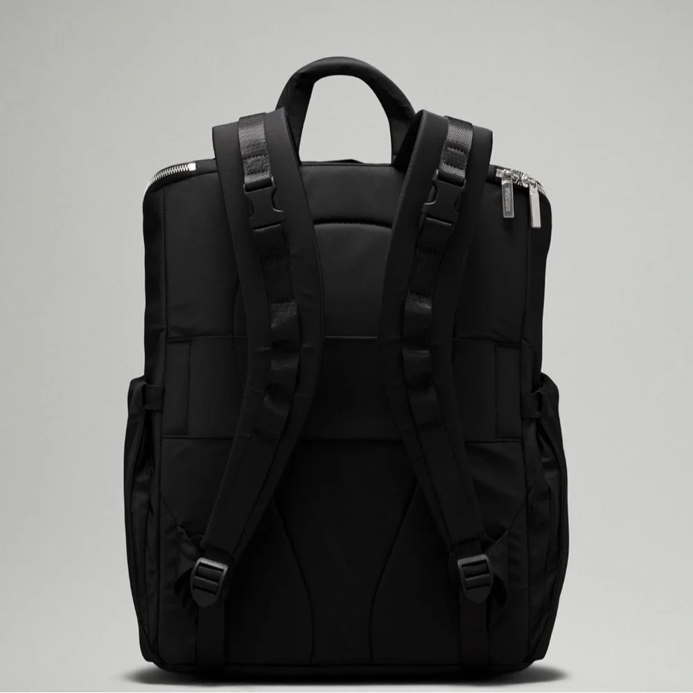 Lululemon New Parent Backpack in Black/Silver Drop - Picture 4 of 11